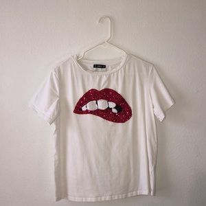 White shirt with sequenced lips